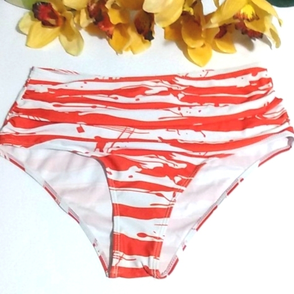 CINNAMON WHITE RUCHED HI-WAISTED BIKINI BOTTOMS - Picture 3 of 8